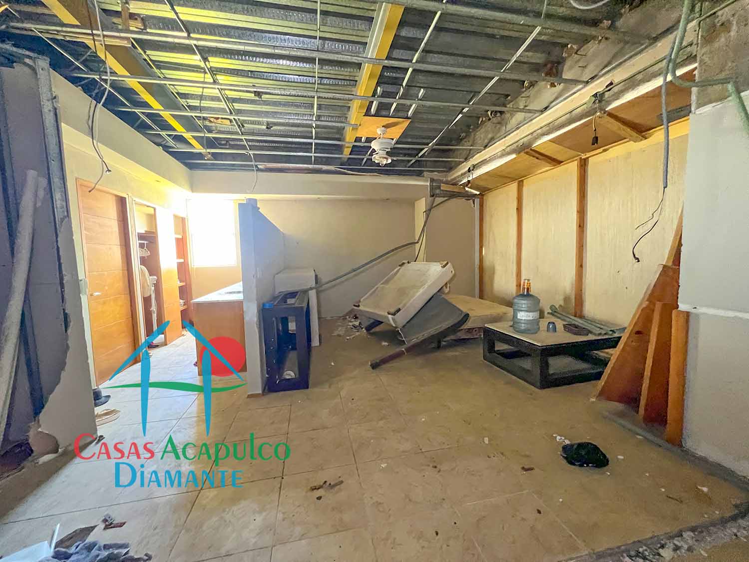 Galápagos 1001 - Recámara principal después de Otis 1